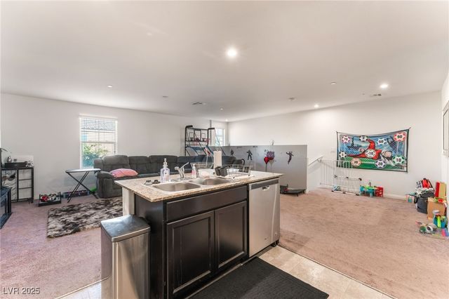 4636 Dover Straight Street, Las Vegas, NV 89115