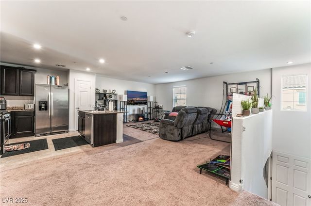 4636 Dover Straight Street, Las Vegas, NV 89115