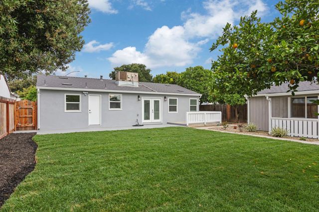 1834 Maria Ct, Modesto, CA 95354