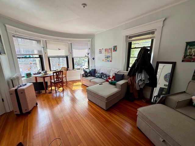 5 Winchester 202, Brookline, MA 02446