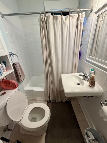 5 Winchester 202, Brookline, MA 02446