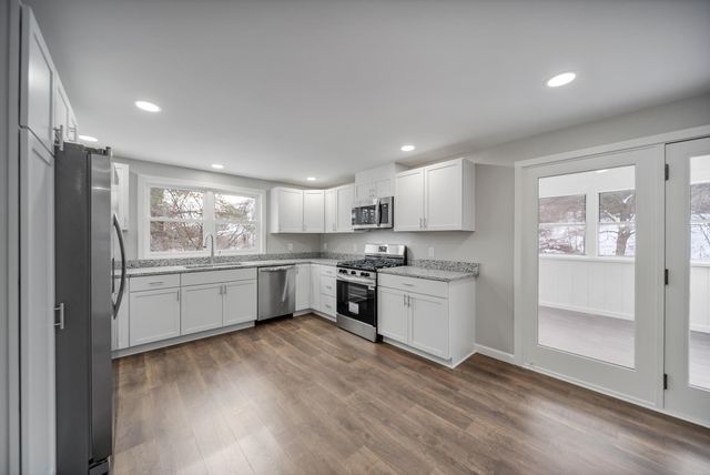 60 North High Street, Derry, NH 03038