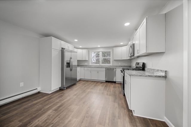 60 North High Street, Derry, NH 03038