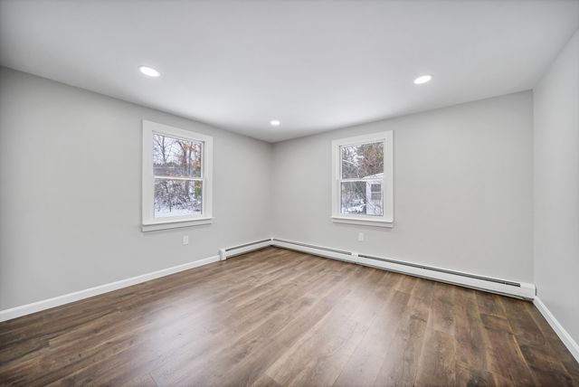 60 North High Street, Derry, NH 03038