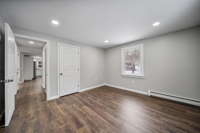 60 North High Street, Derry, NH 03038