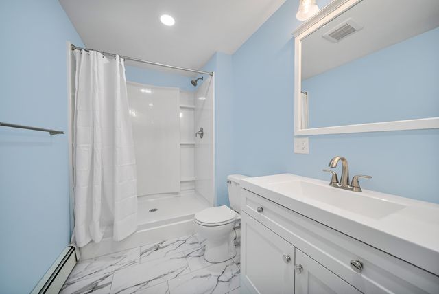 60 North High Street, Derry, NH 03038