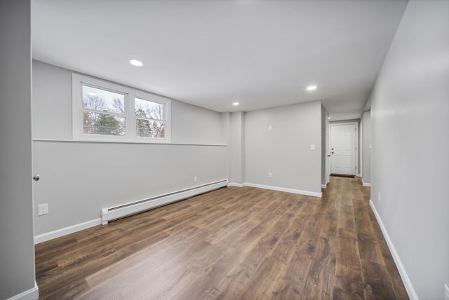 60 North High Street, Derry, NH 03038