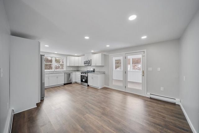 60 North High Street, Derry, NH 03038