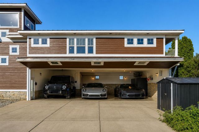 2520 Air Park Drive, Zeeland, MI 49464