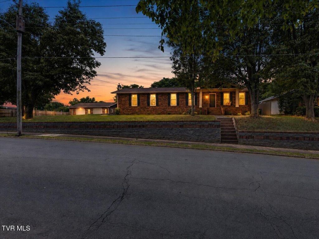 613 Holly Lane, Elizabethton, TN 37643
