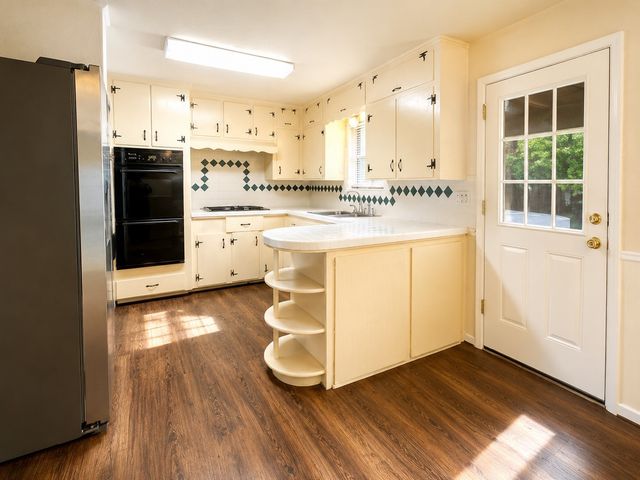 5016 Sabelle Lane, Haltom City, TX 76117