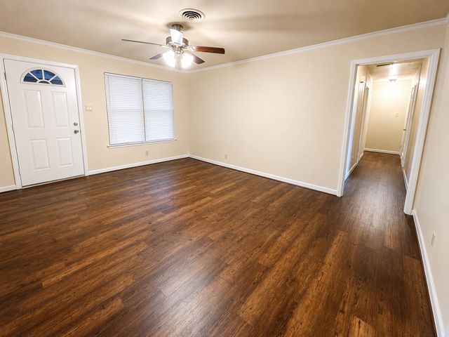 5016 Sabelle Lane, Haltom City, TX 76117