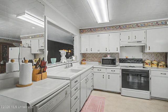 16066 Landon Road, Gulfport, MS 39503