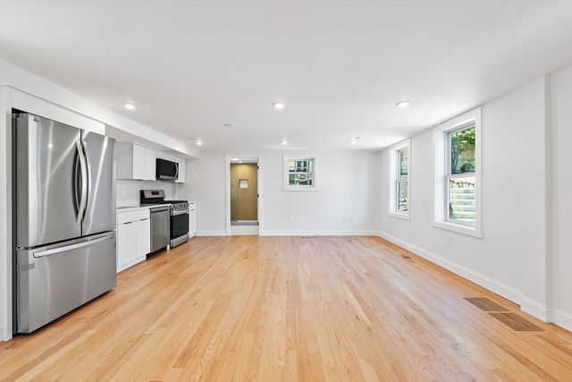 290 Washington A, Marblehead, MA 01945