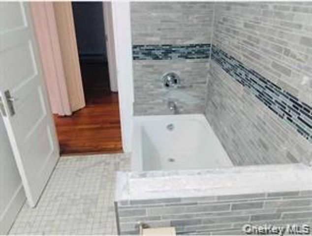 37 ROOSEVELT Avenue 1, Poughkeepsie, NY 12601