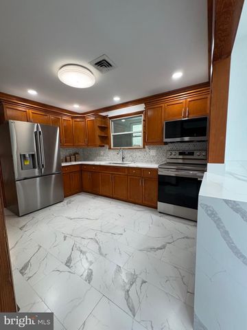 523 QUEENSTOWN RD, Severn, MD 21144