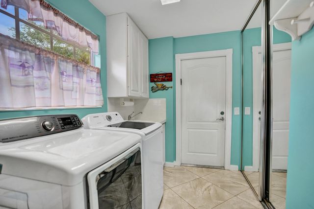 7156 Grassy Bay Drive, West Palm Beach, FL 33411