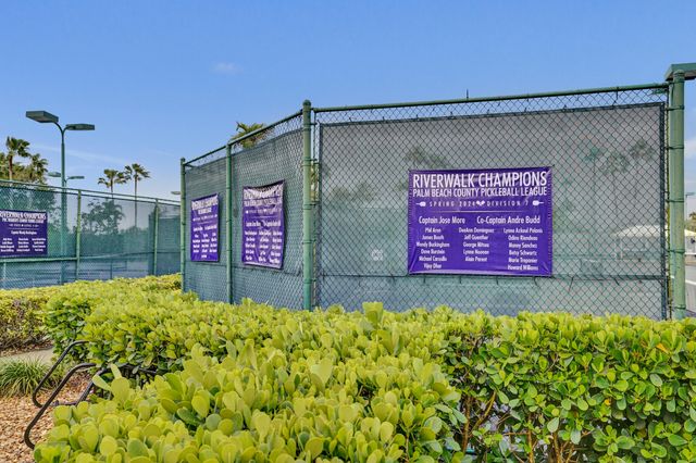 7156 Grassy Bay Drive, West Palm Beach, FL 33411