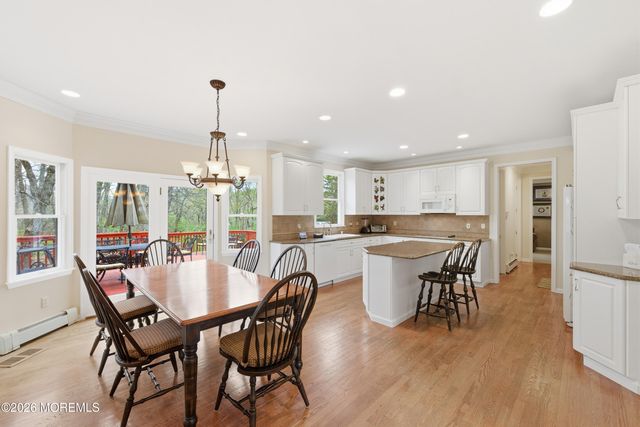 5 Maple Knoll Lane, Manalapan, NJ 07726