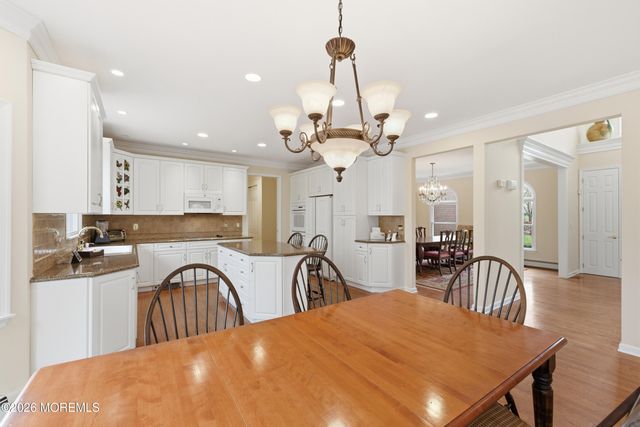 5 Maple Knoll Lane, Manalapan, NJ 07726