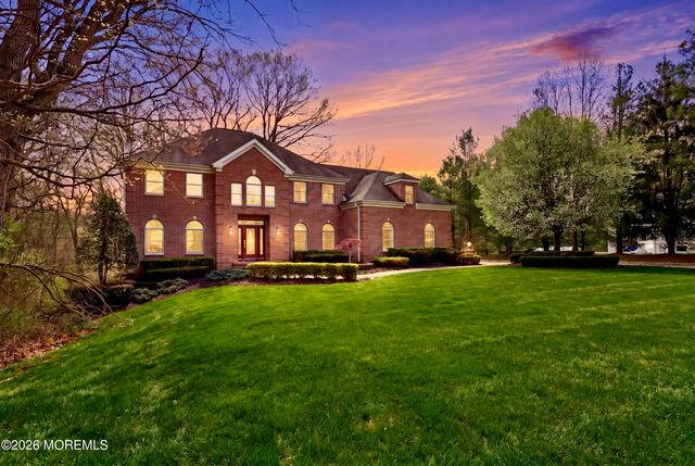 5 Maple Knoll Lane, Manalapan, NJ 07726