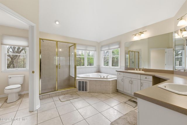 5 Maple Knoll Lane, Manalapan, NJ 07726