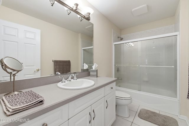 5 Maple Knoll Lane, Manalapan, NJ 07726