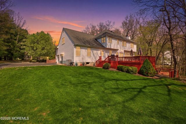 5 Maple Knoll Lane, Manalapan, NJ 07726