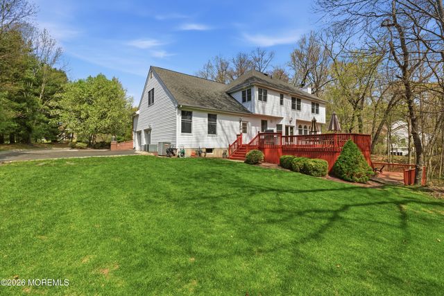 5 Maple Knoll Lane, Manalapan, NJ 07726