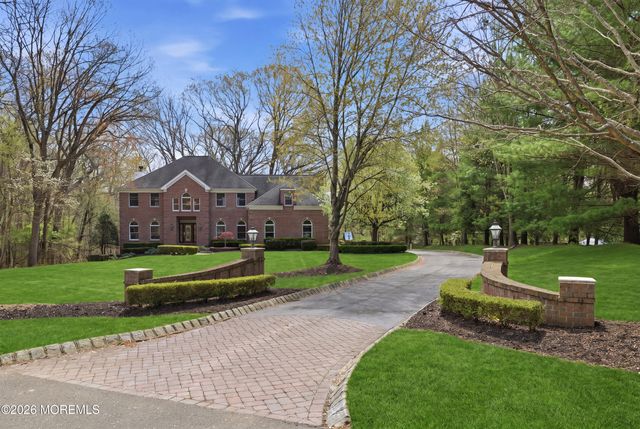 5 Maple Knoll Lane, Manalapan, NJ 07726