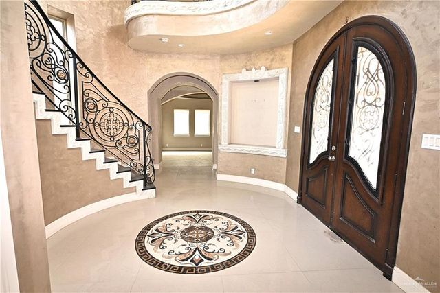 1105 Travis Street, Mission, TX 78572