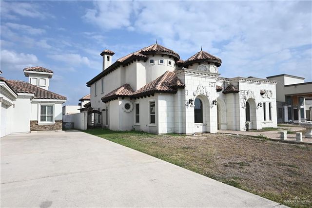 1105 Travis Street, Mission, TX 78572