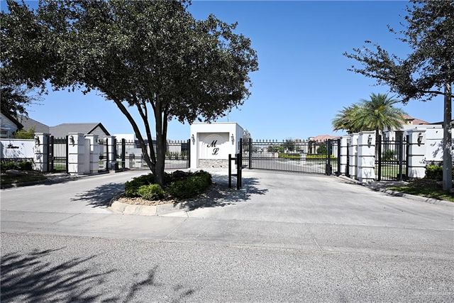 1105 Travis Street, Mission, TX 78572