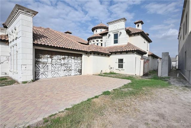 1105 Travis Street, Mission, TX 78572