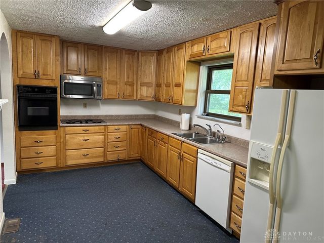 2147 Oxmoor Drive, Beavercreek, OH 45431