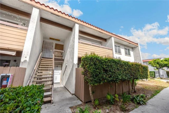 2521 W Sunflower Avenue R8, Santa Ana, CA 92704