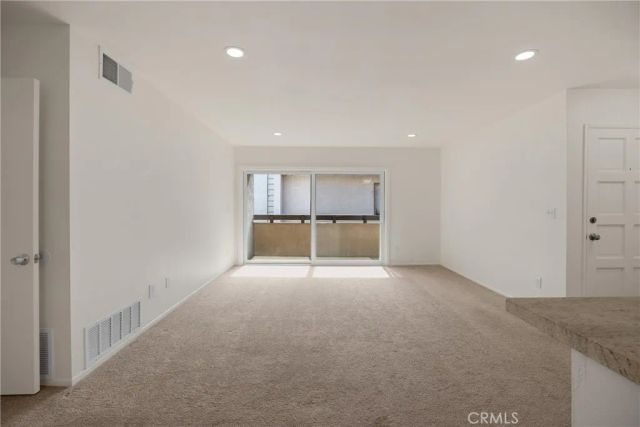 2521 W Sunflower Avenue R8, Santa Ana, CA 92704