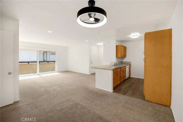 2521 W Sunflower Avenue R8, Santa Ana, CA 92704