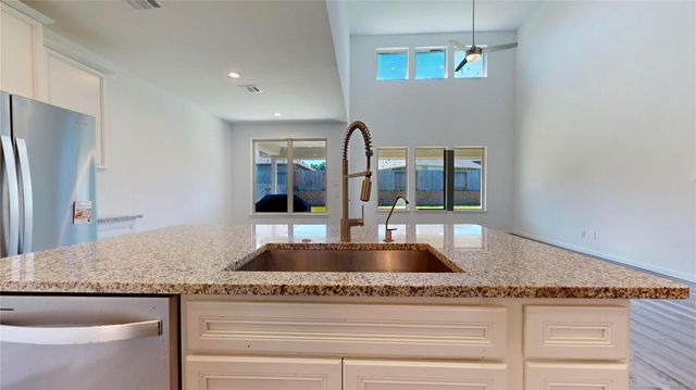 1522 Oakdale Crest Road, Montgomery, TX 77316