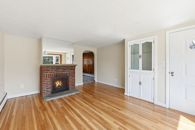 113 North St, Shrewsbury, MA 01545