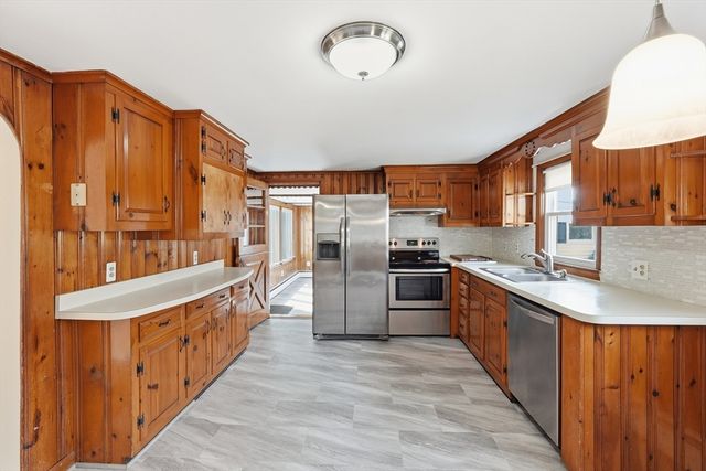 113 North St, Shrewsbury, MA 01545