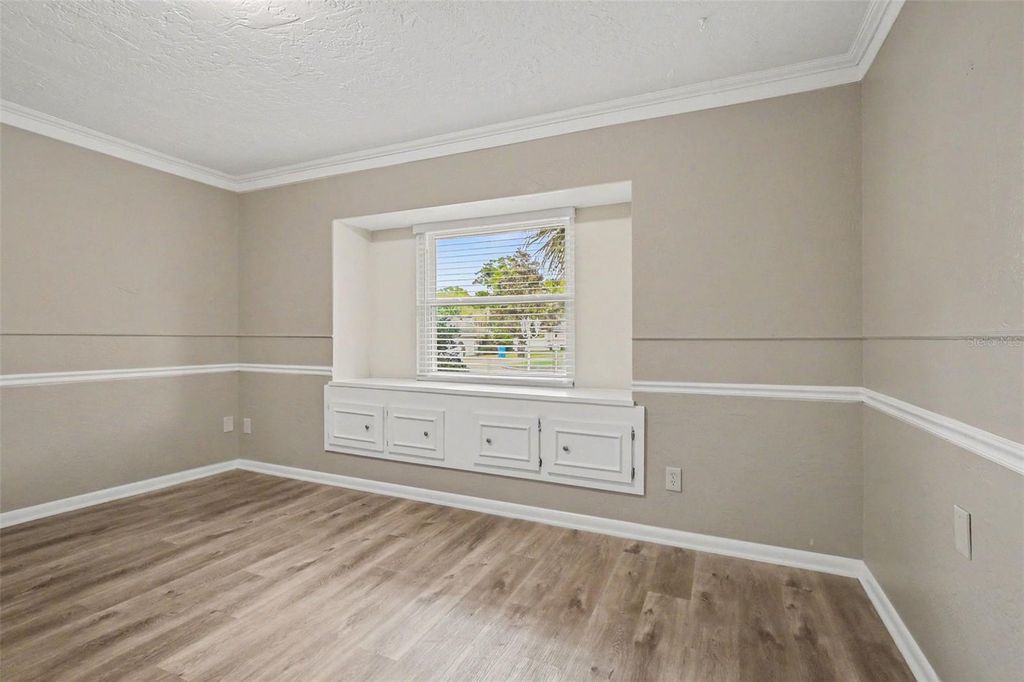 Image 2 of property listing at 4643 VALLEY VIEW DRIVE W, Lakeland, FL 33813