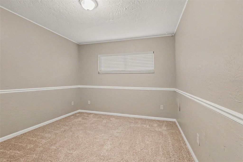 Image 12 of property listing at 4643 VALLEY VIEW DRIVE W, Lakeland, FL 33813