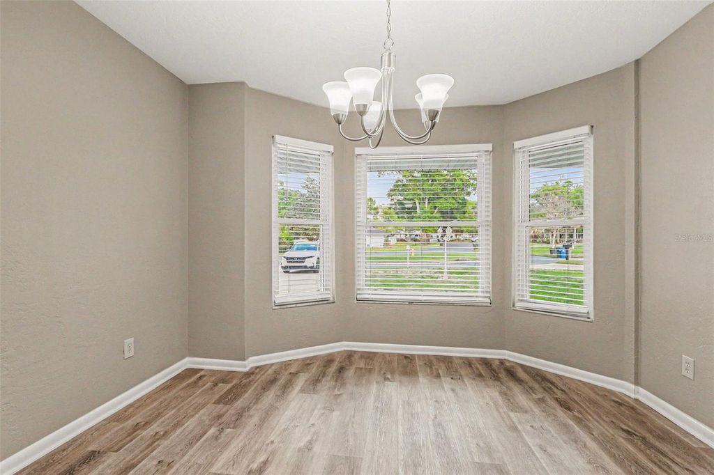 Image 3 of property listing at 4643 VALLEY VIEW DRIVE W, Lakeland, FL 33813