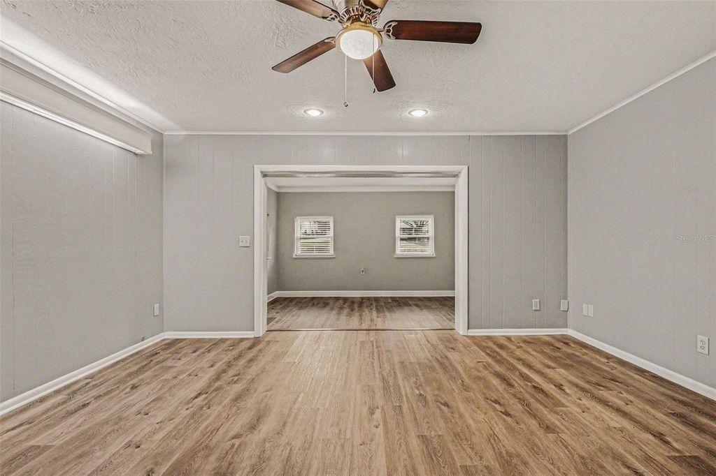 Image 4 of property listing at 4643 VALLEY VIEW DRIVE W, Lakeland, FL 33813