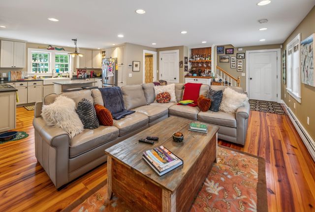 392 Lake Raponda Road, Wilmington, VT 05363