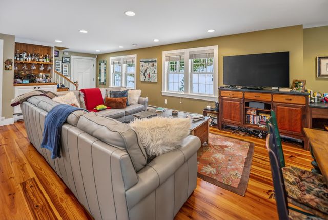 392 Lake Raponda Road, Wilmington, VT 05363