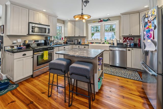 392 Lake Raponda Road, Wilmington, VT 05363