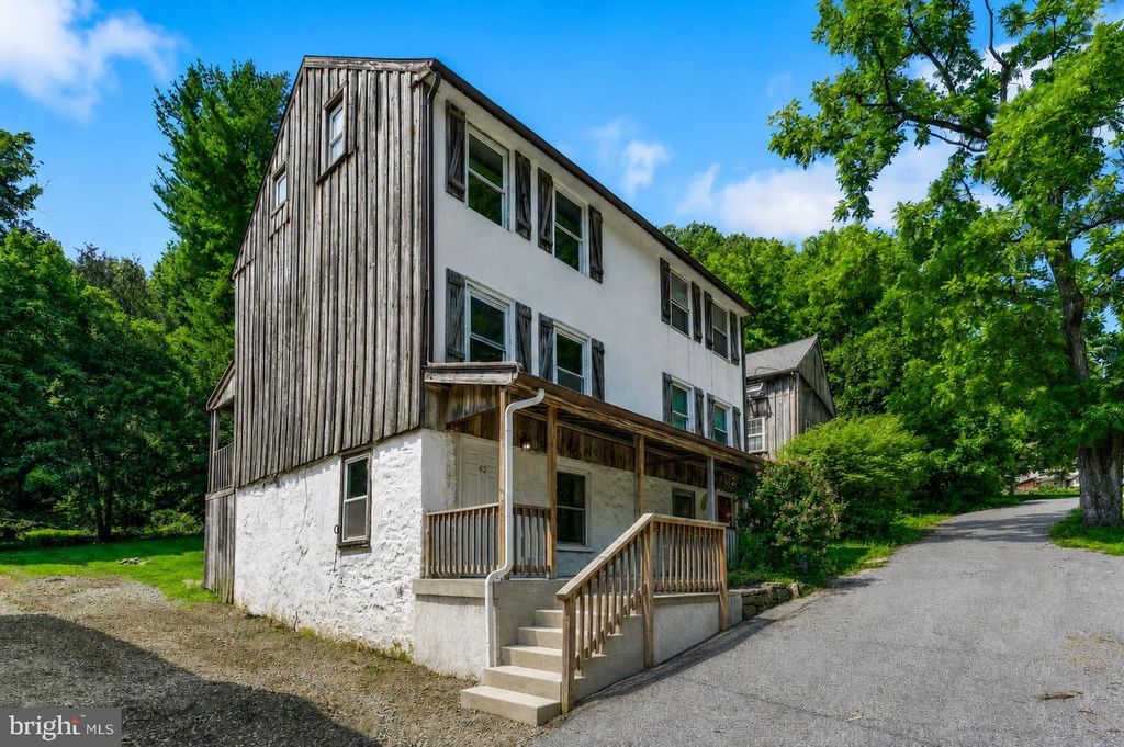 62 IRISH LN, Coatesville, PA 19320