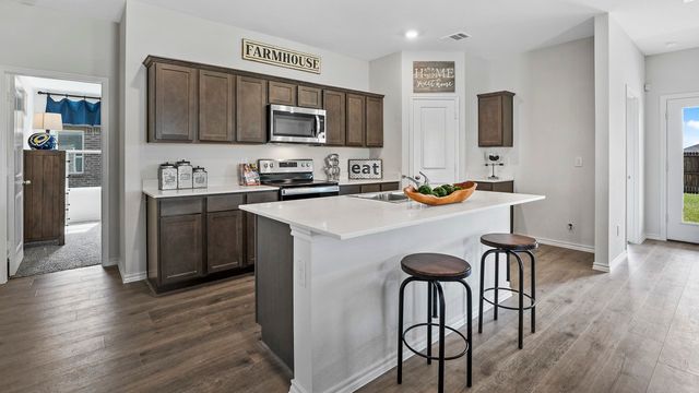 3313 Melissa Lane, Ennis, TX 75119